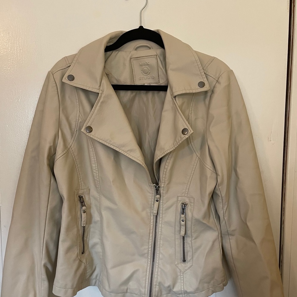 Max Studio beige jacket